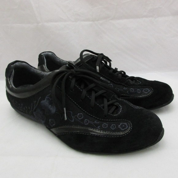 hush puppies walking shoes